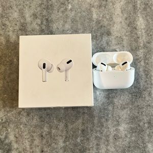 Apple AirPods Pro First Gen Excellent working condition with original box